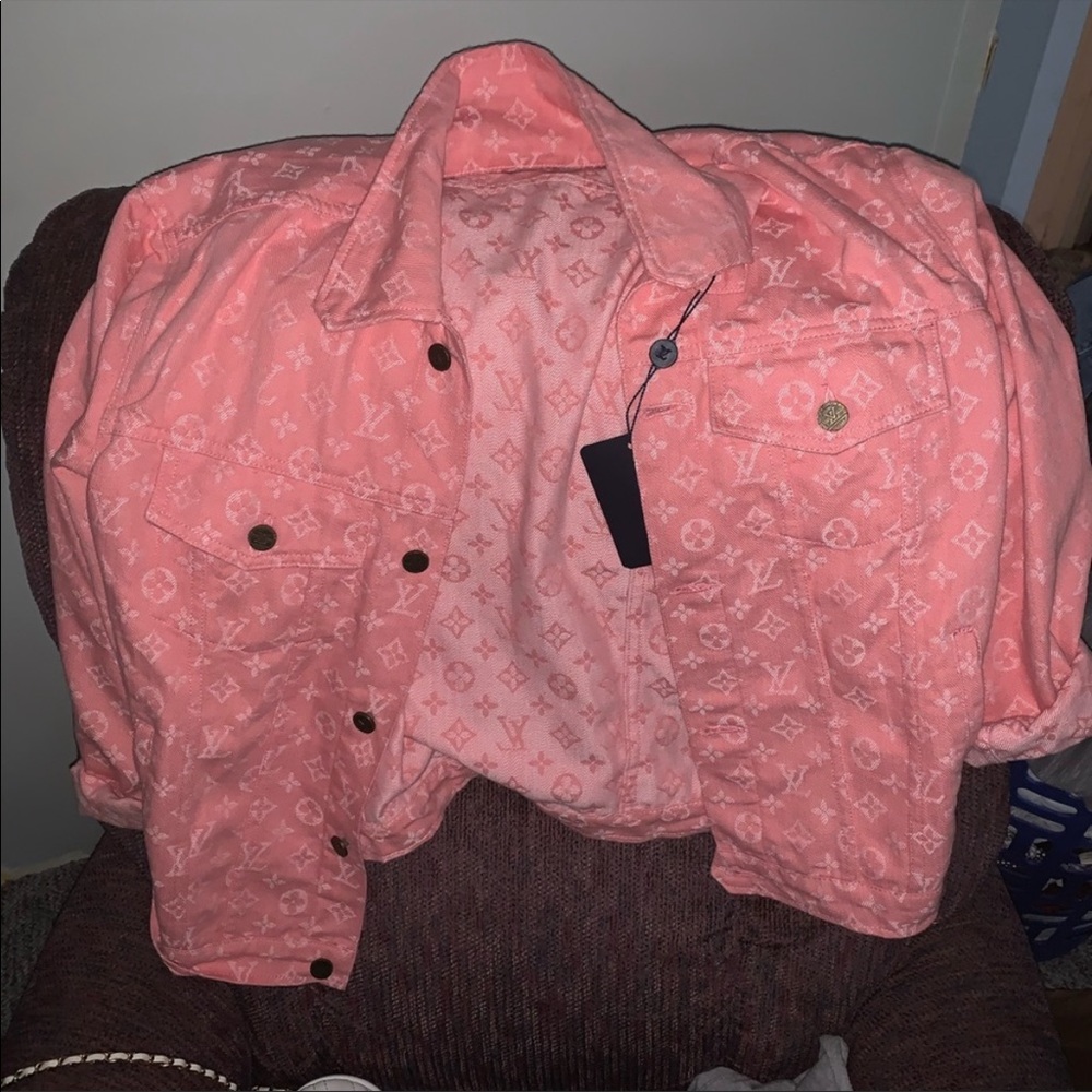 Louis Vuitton Pink Denim Jacket size M (Salmon color)